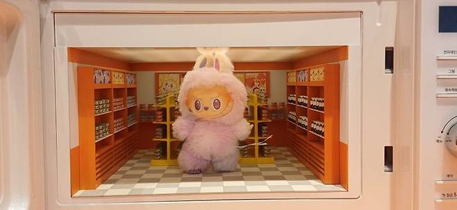 라부부 성수 팝업스토어에 마련된 라부부 전용 포토존의 모습. ⓒ데일리안 남가희 기자
