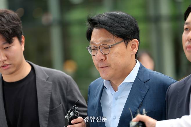 ‘공천개입 의혹’ 당사자인 김상민 전 검사가 지난 9일 서울 종로구에 마련된 김건희 특검 사무실에 출석하고 있다. 정지윤 선임기자