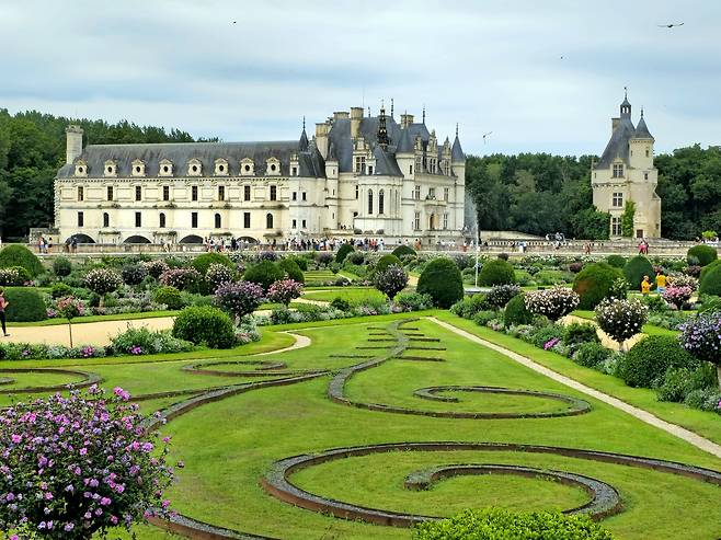 디안의 정원과 슈농소성.