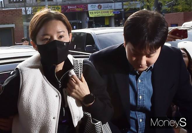 전 펜싱선수 남현희가 2년 만에 공범 누명을 벗었다. 사진은 지난해 당시 전청조 사기 공범 의혹을 받았던 펜싱 국가대표 출신 남현희(42)가 경찰의 대질심문 소환 조사 차 서울 송파구 가락동 송파경찰서에 출석하는 모습. /사진=머니S 임한별 기자