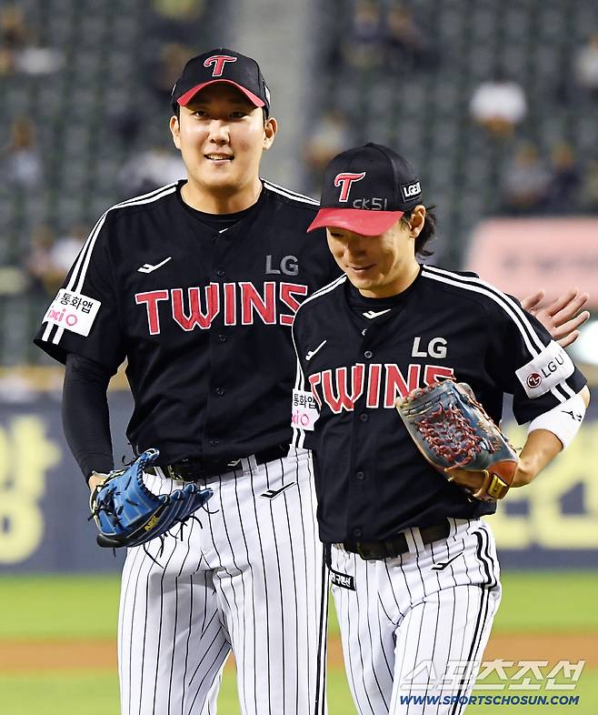 10일 서울 잠실구장에서 열린 LG-두산전. 손주영이 7회에도 등판해 실점없이 이닝을 마친 후 미소짓고 있다. 잠실=정재근 기자 cjg@sportschosun.com/2025.9.10/