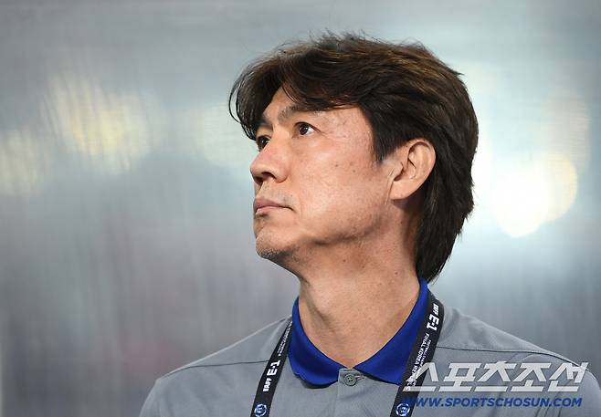 11일 오후 경기도 용인미르스타디움에서 열린 E-1 챔피언십(동아시안컵) 한국과 홍콩의 경기. 홍명보 감독이 경기 시작을 기다리고 있다. 용인=정재근 기자 cjg@sportschosun.com/2025.7.11/
