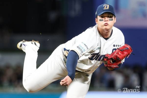 NC 다이노스 신민혁이 17일 창원NC파크에서 열린 SSG 랜더스와 경기에서 투구하고 있다. /NC 다이노스