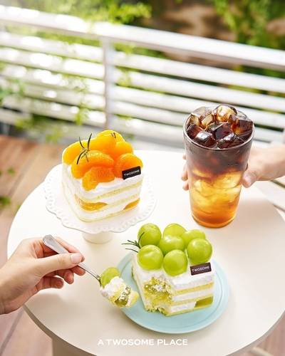 (왼쪽부터)투썸플레이스 금귤생(쁘띠 버전), 샤인생(쁘띠 버전)