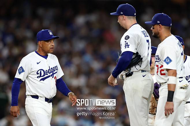 ▲ 블레이크 스넬은 교체하려는 데이브 로버츠 감독을 설득하고 7회를 스스로 끝냈다.