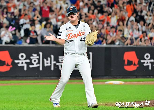 15일 오후 대전 한화생명 볼파크에서 열린 '2025 신한 SOL Bank KBO리그' 키움 히어로즈와 한화 이글스의 경기, 한화가 황영묵의 3안타 3타점에 힘입어 키움에 7:6으로 승리했다. 이날 경기에서 승리한 한화 김서현이 기뻐하고 있다. 엑스포츠뉴스 DB