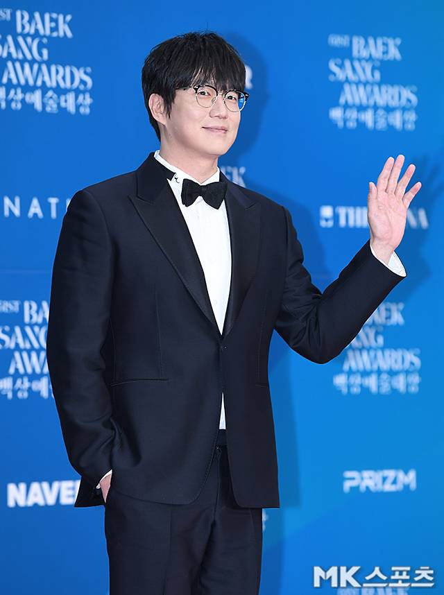 가수 성시경이 1인 기획사를 불법 운영한 점에 대해 사과했다. 사진=MK스포츠