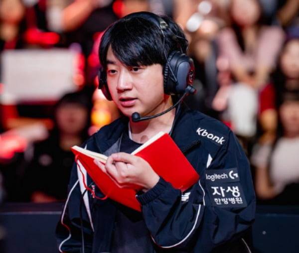 KT 롤스터를 이끄는 '스코어' 고동빈 감독 (LCK 제공)