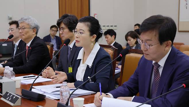 9월 4일 서울 여의도 국회에서 열린 법제사법위원회 '검찰 개혁 공청회'에서 발언하는 차진아 교수. 그는 검찰청 폐지는 위헌이라고 주장해 여당 의원들의 공격을 받았다. /남강호 기자