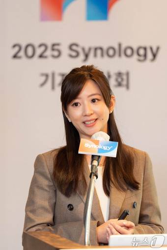 조앤 웡 시놀로지 국제사업부 총괄 디렉터가 23일 서울 조선팰리스 강남에서 기자간담회를 열고 발언하고 있다.(시놀로지 제공)