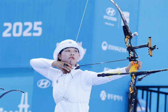 10일 오후 광주 동구 5·18민주광장에서 열린 2025 세계양궁선수권대회 리커브 여자 단체전 동메달 결정전에서 임시현이 화살을 쏘고 있다. 2025.9.10. 뉴스1