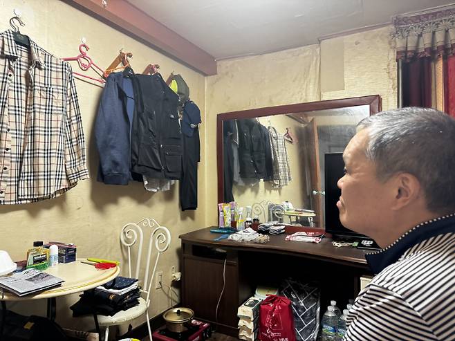 "누군가에겐 명절이 행복할 수 있지만, 다른 이에겐 그저 견뎌내야 하는 시간입니다." 24일 오후 1시께 광주 동구 대인동에서 만난 김모(59) 씨의 푸념이다. /임지섭 기자 ljs@namdonews.com