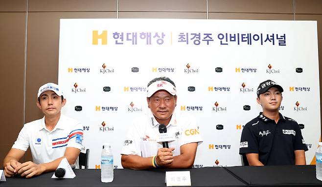 왼쪽부터 이수민, 최경주, 옥태훈(사진=KPGA 제공)