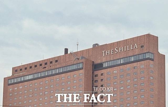 호텔신라가 국가행사를 이유로 신라호텔 웨딩 일정을 일방적으로 취소한 가운데 고객들에게 예식 비용 전액을 지원한다. /더팩트 DB