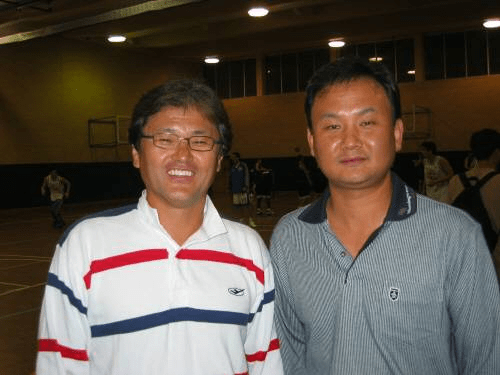 연세대 코치 시절 인연을 맺은 최희암 감독(고려용접봉 부회장). 최 감독과 유 본부장은 모두 선수 관리의 대가로 불린다. 채널에이 자료