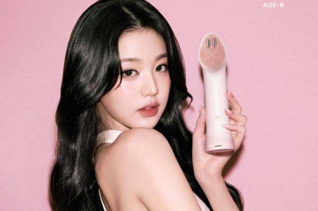 메디큐브 에이지알 부스터 진동 클렌저. 사진 제공=에이피알