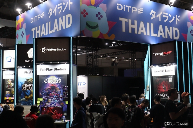 태국 공동관에 동남아시아 관람객의 발걸음이 이어졌다.