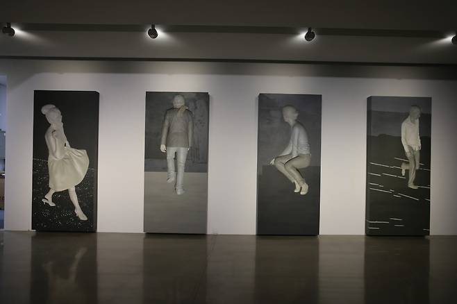 이용덕, Synchronicity, 2018, Synchronicity, 105x235x30-4pcs. /이용덕