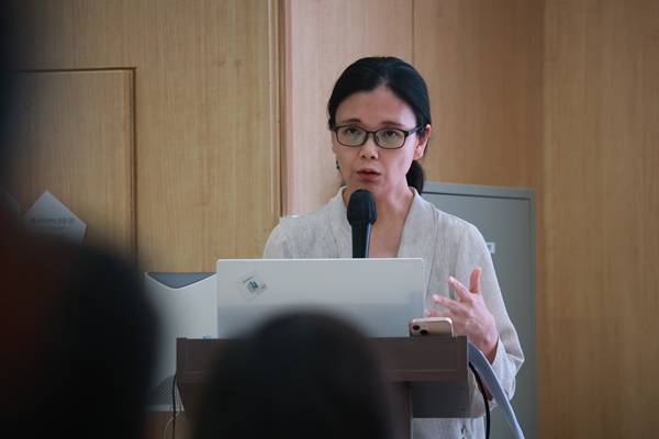 ▲지난 25일 오후 서울 종로구에서 진행된 미디어오늘 30주년 세미나 '좋은 언론은 어떻게 만들어가야 하나' 현장. 발제를 맡은 김수아 서울대 언론정보학과 교수. 사진=김용욱 기자.