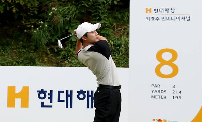현대해상 최경주 인비테이셔널 첫날 2타를 줄이며 공동 32위에 자리한 최경주재단 꿈나무 윤태환. KPGA