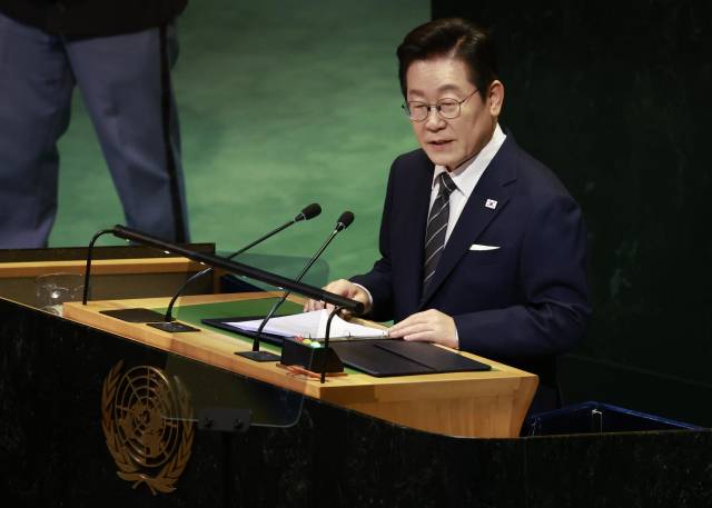 이재명 대통령이 23일(현지시간) 미국 뉴욕 유엔본부 총회장에서 기조연설을 하고 있다. 연합뉴스