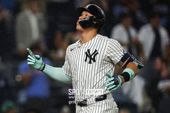 ▲ 배리 본즈의 역대 최고 기록을 경신할 수도 있다는 전망이 나오는 애런 저지