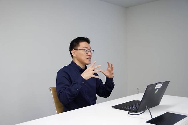 박성현 리벨리온 대표가 한국경제신문과의 단독 인터뷰에서 리벨리온의 비전에 대해 설명하고 있다. 사진제공=리벨리온