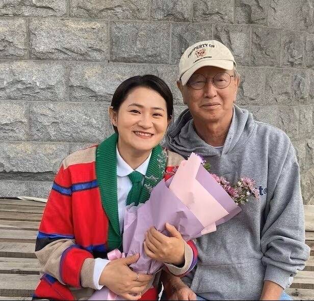 개그우먼 김신영이 전유성에 대한 절절한 그리움과 감사를 전하며 청취자들의 마음을 울렸다.사진=김신영 SNS