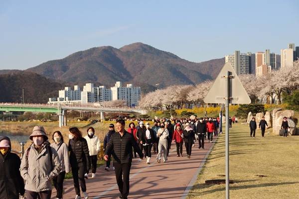 2025년 제64차 시민건강걷기대회. / 밀양시