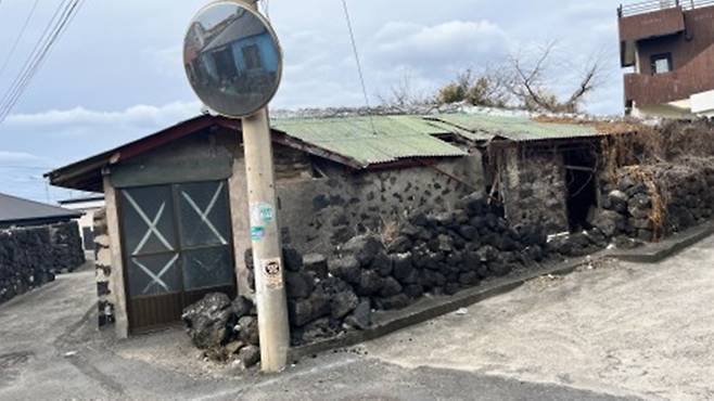 제주시 조천읍 북촌리의 한 빈집