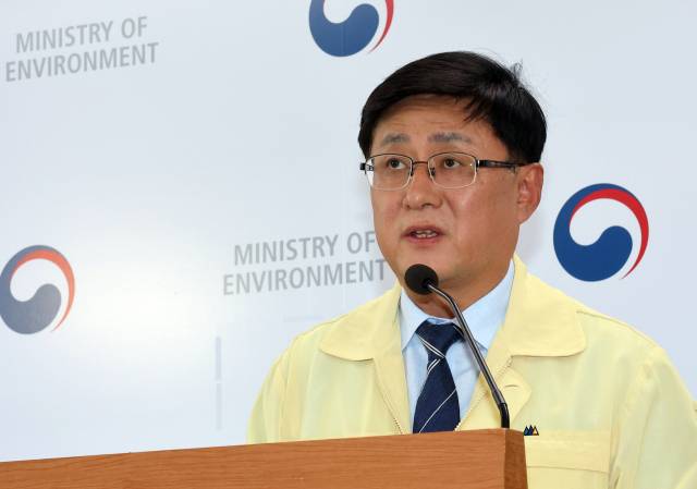 김성환 환경부 장관이 29일 정부세종청사 환경부 기자실에서 신규 댐 추진 계획을 발표하고 있다. 연합뉴스