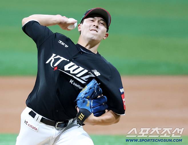 1일 고척스카이돔에서 열린 2025 KBO 퓨처스리그 챔피언결정전 상무와 KT의 경기, KT 선발투수 한차현이 역투하고 있다. 고척=허상욱 기자wook@sportschosun.com/2025.10.01/
