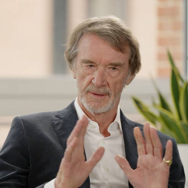 짐 래트클리프 맨체스터유나이티드 공동 구단주. 맨체스터유나이티드 X 캡처