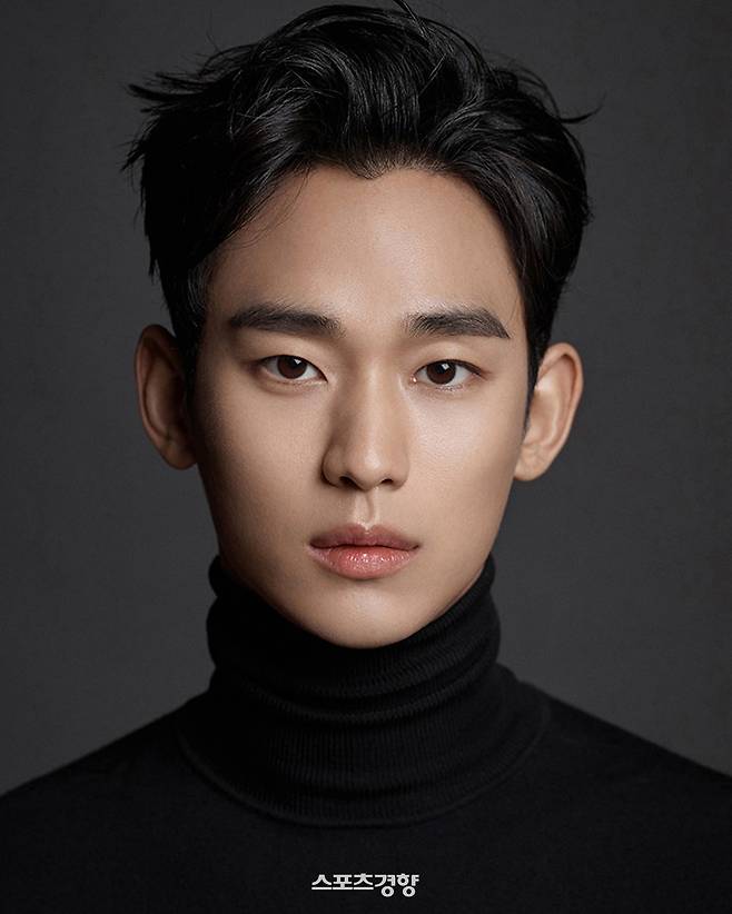 고 김새론과의 교제 논란 등에 휩싸인 배우 김수현. 골드메달리스트 제공