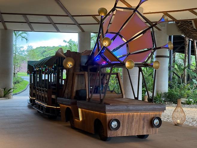 파크 곳곳을 누비는 탐탐 트램./ 오키나와(일본)=박진우 기자