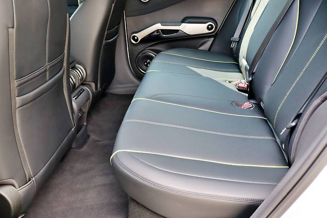 BYD 아토 3 2열 공간 / 출처=IT동아