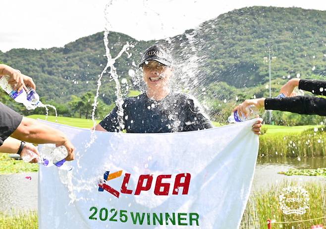 최혜정이 시즌 2승을 달성하면서 2년 연속 상금왕을 확정했다. KLPGA 제공