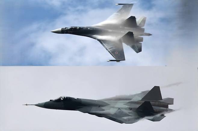 러시아 Su-35(위)와 Su-57(아래). 이란은 Su-35 48대, 알제리는 Su-57 12대의 수입국으로 각각 지목됐다. 사진=비탈리 쿠즈민