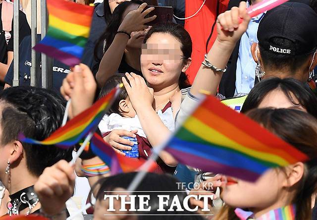 일각에서는 원민경 여성가족부 장관의 취임과 이재명 정부의 출범이 생활동반자법 논의의 변곡점이 될 수 있다는 기대도 나온다. 사진은 기사 내용과 직접적 관련이 없음. /더팩트 DB