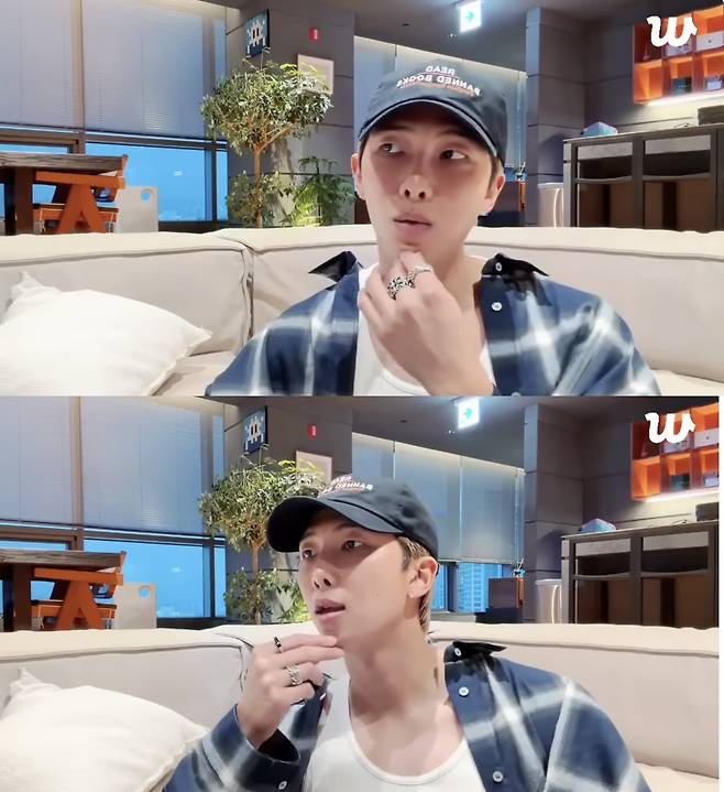 팬들과 소통 중인 BTS RM, 위버스 화면 캡처