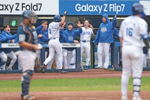 7일 대구 삼성라이온즈파크에서 치러지는 NC와의 2025 신한 쏠뱅크 KBO리그 와일드카드 결정 2차전에서 삼성 라이온즈의 구자욱이 득점 후 기뻐하고 있다. /사진=삼성 라이온즈