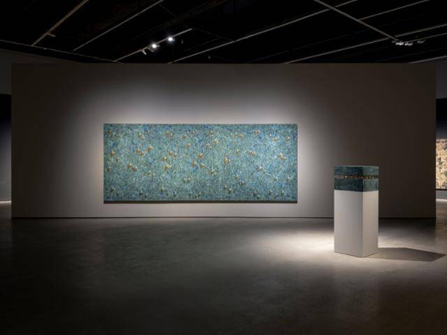 서울 종로구 소격동 국립현대미술관 서울에서 열리는 '물방울 화가' 김창열의 회고전에는 대형 물방울 그림이 전시되고 있다. 국립현대미술관 제공