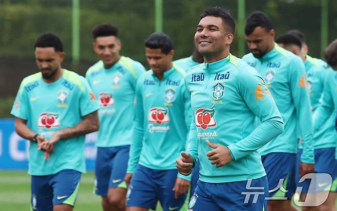 7일 오후 경기도 고양시 일산서구 고양종합운동장 보조구장에서 미디어 공개로 진행된 브라질 축구대표팀 훈련에서 카세미루 등 선수들이 훈련하고 있다. 한국 축구대표팀과 브라질 축구대표팀은 오는 10일 오후 8시 서울월드컵경기장에서 평가전을 치른다. 2025.10.7/뉴스1 ⓒ News1 김민지 기자