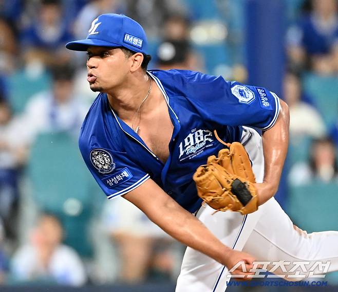 16일 대구삼성라이온즈파크에서 열린 롯데와 삼성의 경기, 삼성 선발투수 가라비토가 역투하고 있다. 대구=허상욱 기자wook@sportschosun.com/2025.09.16/