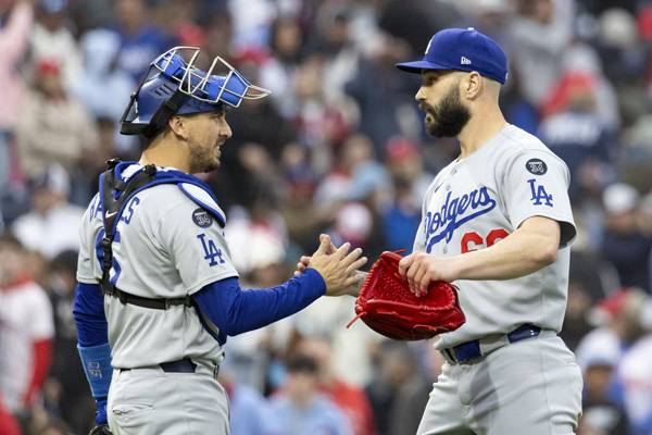 태너 스캇(사진 오른쪽). 사진= AP= 연합뉴스 제공