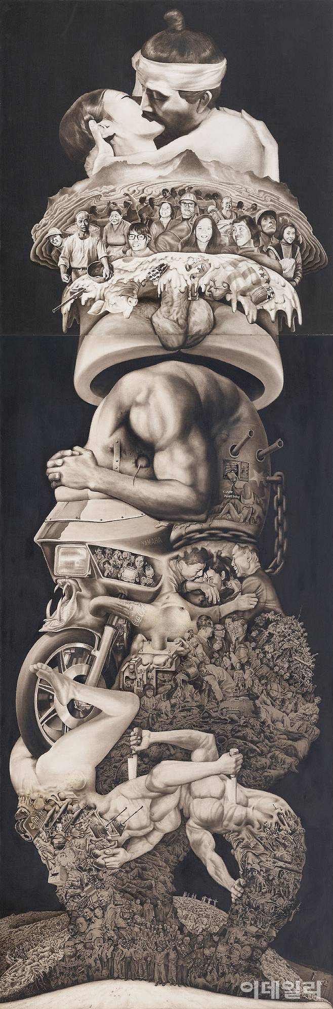 신학철의 ‘한국근대사-종합’(1982∼1983). 민중미술운동에 합류하며 제작한 작가의 역사화 연작 중 하나다. 사진에서 차용한 이미지로 한국 근현대사의 서사를 만들어냈다. 여성의 신체, 남근의 묘사 등을 결합한 폭력적이고 섹슈얼한 이미지는 작가가 근현대사를 형상화할 때 자주 사용한 도상이다. 작품 하단에 한국 역사의 발전을 가로막는 요소와 비극적 사건 이미지가 서로 엉겨 붙었다가 상단에서는 남녀의 키스로 이어지는데, 이 흐름에서 굴곡진 한국 근현대사의 결말을 낙관적으로 전망하려 한 작가의 바람을 읽어낼 수 있다. 세로로 긴 캔버스 두 개를 연결한 작품이다. 지난 5월 1일 국립현대미술관 서울에서 개막한 ‘MMCA 서울 상설전: 한국현대미술 하이라이트’에 나왔다. 캔버스에 유화 물감, 389.2×130㎝(위 129.7×130㎝, 아래 259.5×130㎝). 국립현대미술관(이건희컬렉션) 소장.