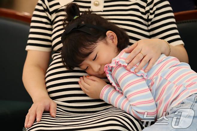 지난해 10월 10일 임산부의 날에 대구 수성구 파티마여성병원에서 임산부가 진료를 기다리고 있다./뉴스1 ⓒ News1 공정식 기자