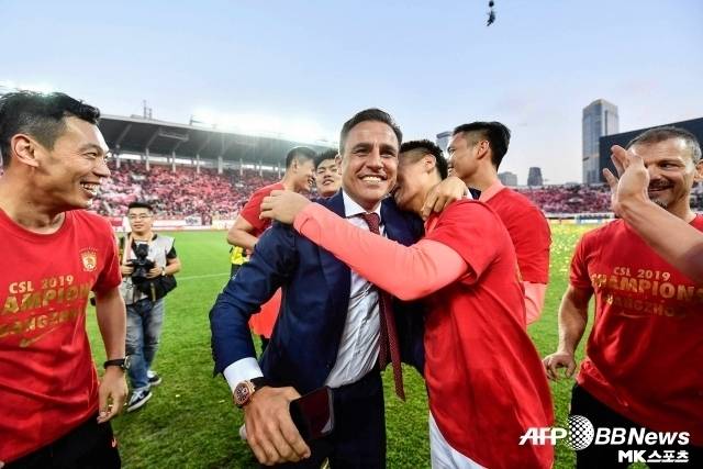 칸나바로는 지난 공식 기자회견에서 “그동안 7, 8개 팀에서 제안을 받았으나 우즈베키스탄을 선택했다. 이미 월드컵에 진출했다는 것과 프로젝트의 진지함이 결정적 이유였다”고 이야기했다. 사진=AFPBBNews=News1