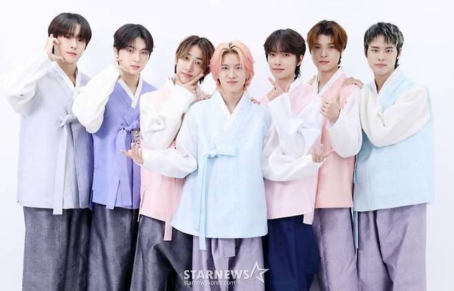 (왼쪽부터) 뉴비트 박민석, 김태양, 최서현, 홍민성, 조윤후, 김리우, 전여여정 /사진=김휘선 기자 hwijpg@