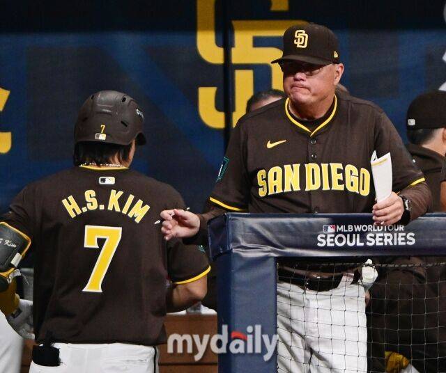 샌디에이고 파드리스 시절의 김하성과 마이크 쉴트 감독./고척 = 유진형 기자 zolong@mydaily.co.kr